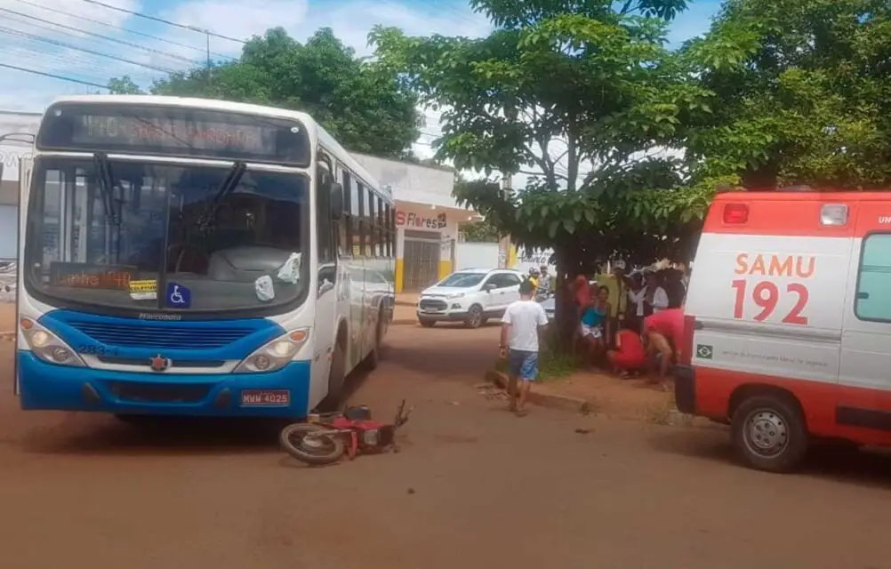 Motocicleta-arrastado-por-ônibus-em-Palmas.