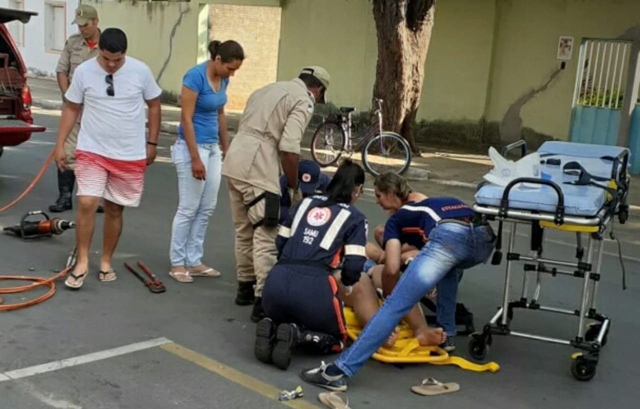 Mulher cai de bicicleta e tem perna perfurada por guidão em Gurupi - Sou Mais Notícias