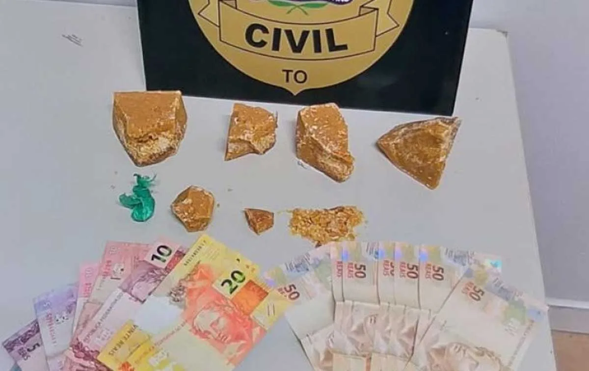 Droga e dinheiro apreendidos pela polícia