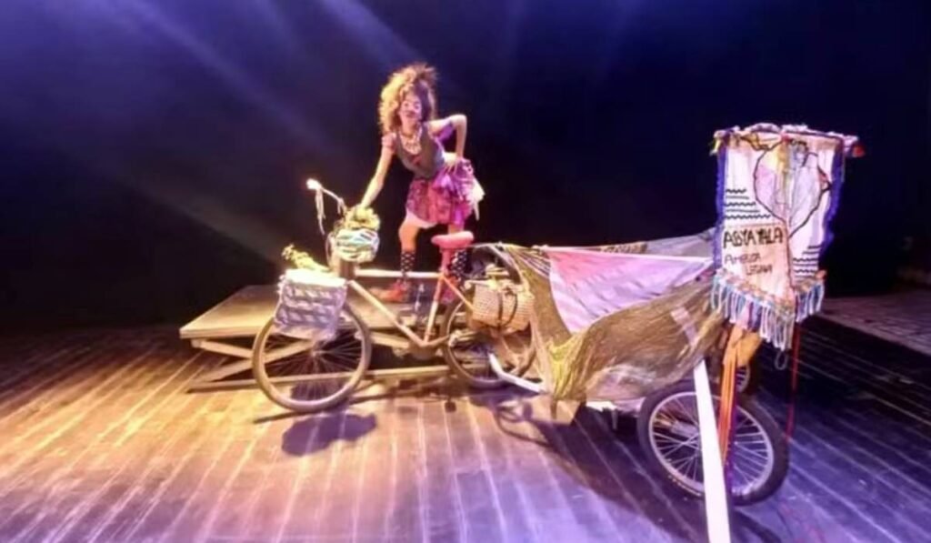Quem é a artista venezuelana que foi estuprada e morta enquanto viajava de bicicleta pelo Brasil
