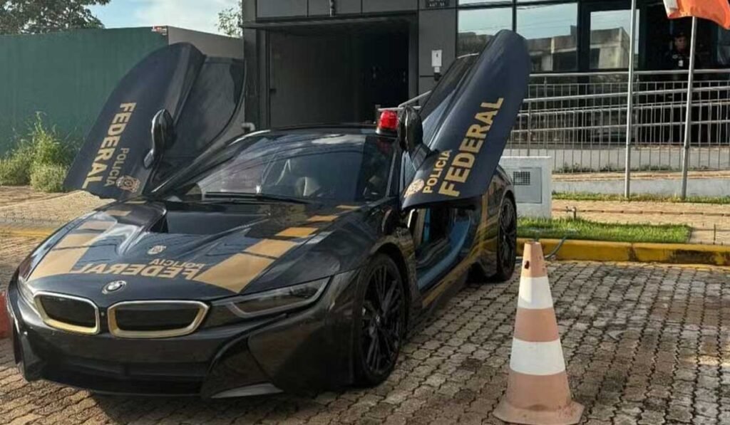 Polícia Federal usa carro de luxo avaliado em R$ 800 mil como viatura