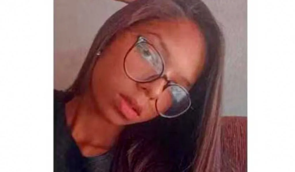 Jovem morta a facadas