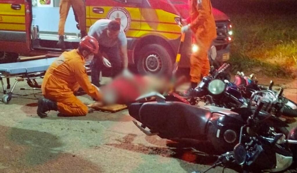Motociclista morre em hospital após acidente entre duas motos.