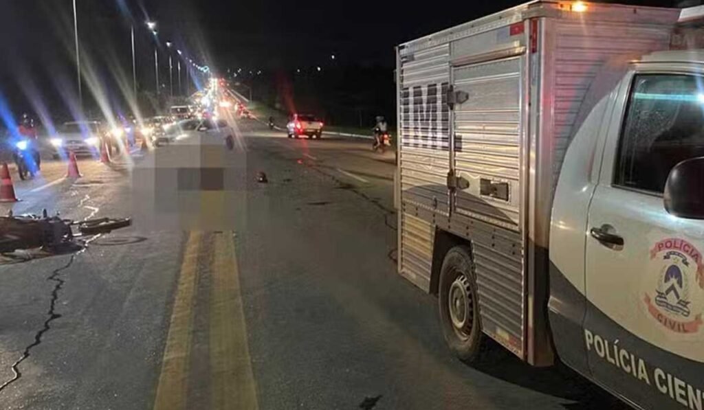 Motociclista morre após bater na traseira de caminhão em avenida na região sul Palmas