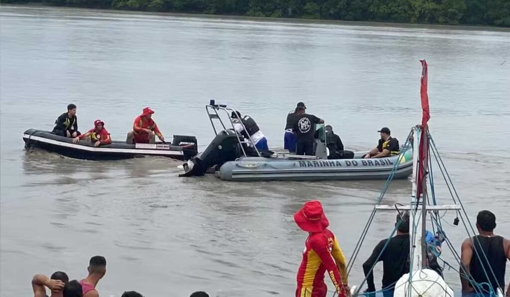 Polícia Federal realiza ação para resgatar barco com corpos encontrado no Pará