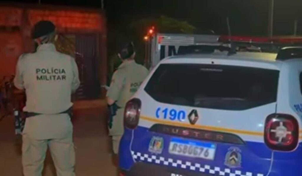 Trio armado arrasta homem na frente da família e o executa na sala de casa em Araguaína
