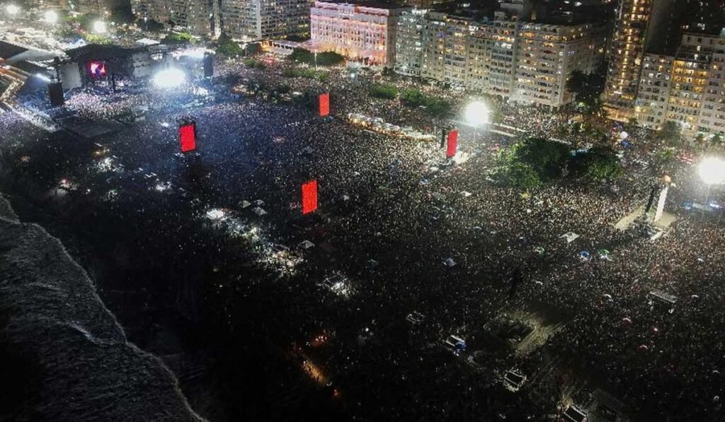 Madona reúne 1,6 milhão de pessoas no Rio.