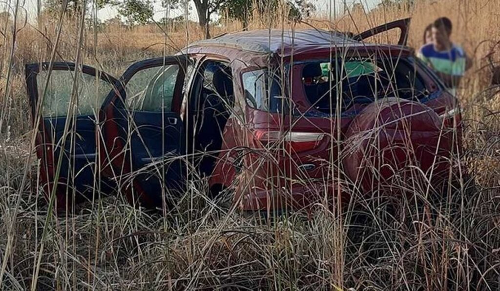 Mãe e filha morrem e uma outra pessoa ferida após carro capotar na TO-080