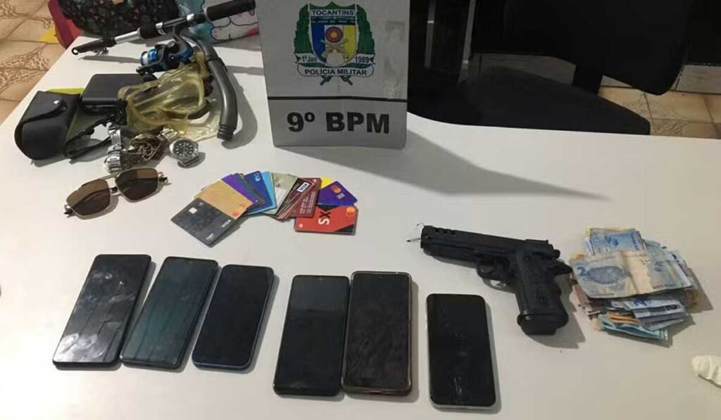 Suspeito de participar de arrastão em praia é baleado e preso após celular roubado tocar em matagal