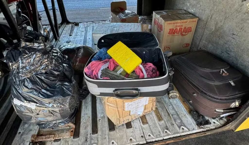 Quatro são presas após serem flagradas viajando com haxixe, maconha e cocaína na BR-153