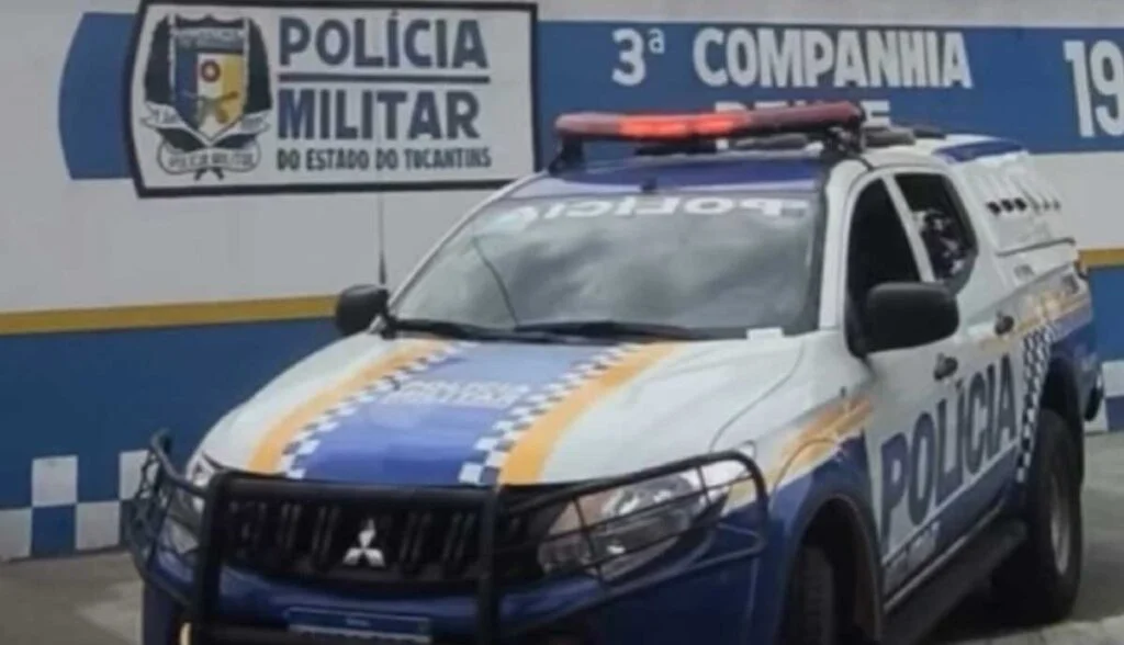 Viatura em frente da companhia da Polícia Militar em Peixe, Tocantins.