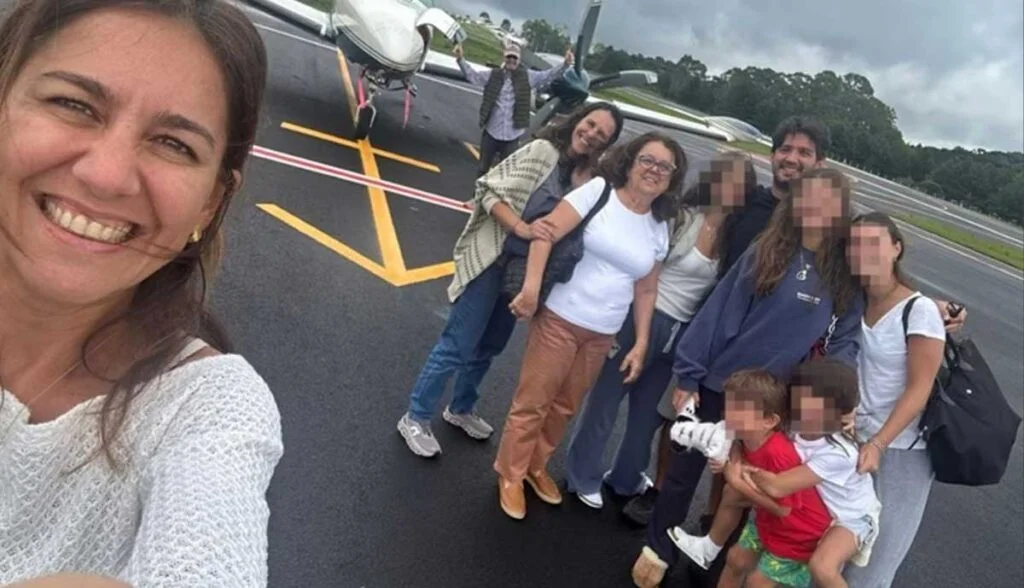 Avião cai sobre lojas e casas e mata 10 pessoas da mesma família em Gramado (RS)